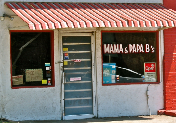 BBQ Week: Mama and Papa B&#039;s hits the spot for downtown crowd 