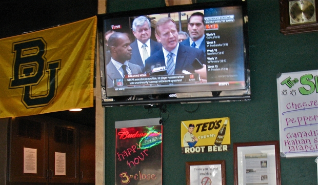 It&#039;s a good day for people who like to meet up to watch the game