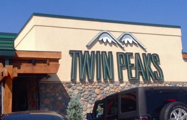 Twin Peaks open for a dinnertime glimpse