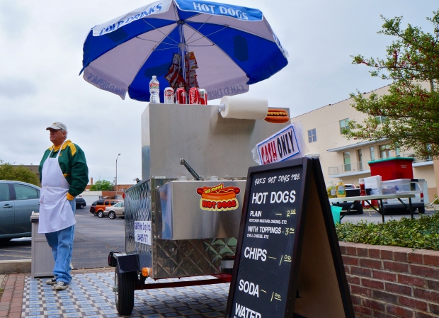 G&amp;K brings hot dog cart to downtown