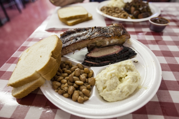 Outlaw&#039;s BBQ finding its rhythm