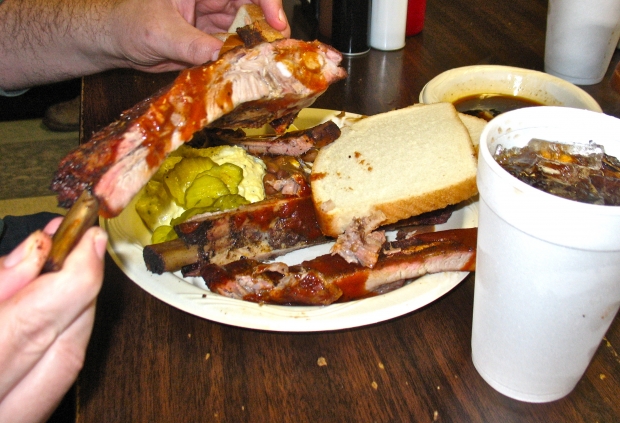 Texas&#039; BBQ bible is reliable, not infallible